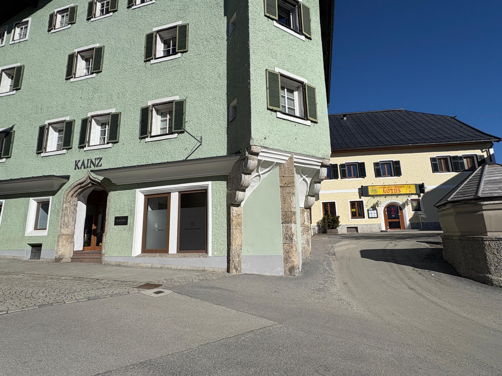 Parkplatz der Kanzlei Dr. Kainz